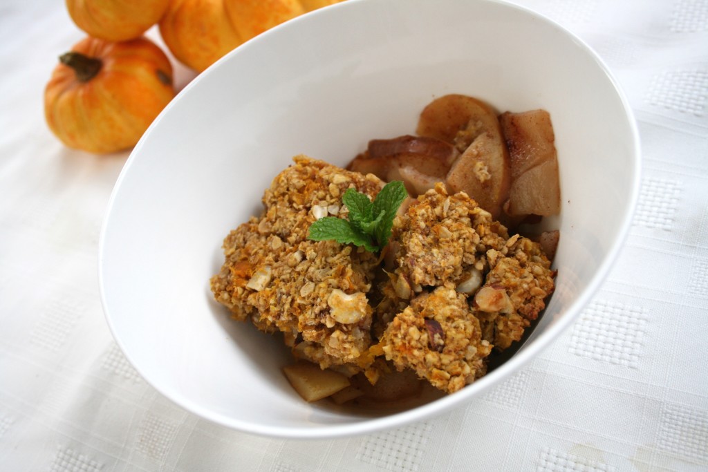 Apple Pear Crisp with Pumpkin Hazelnut Maple Topping