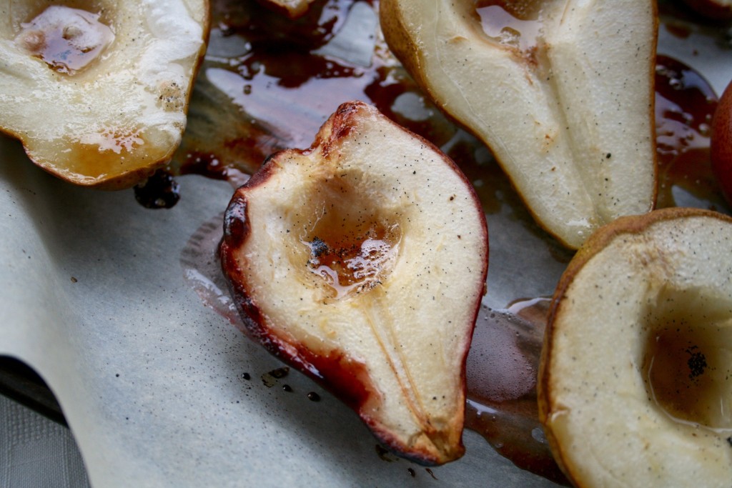 Vanilla Maple Roasted Pears