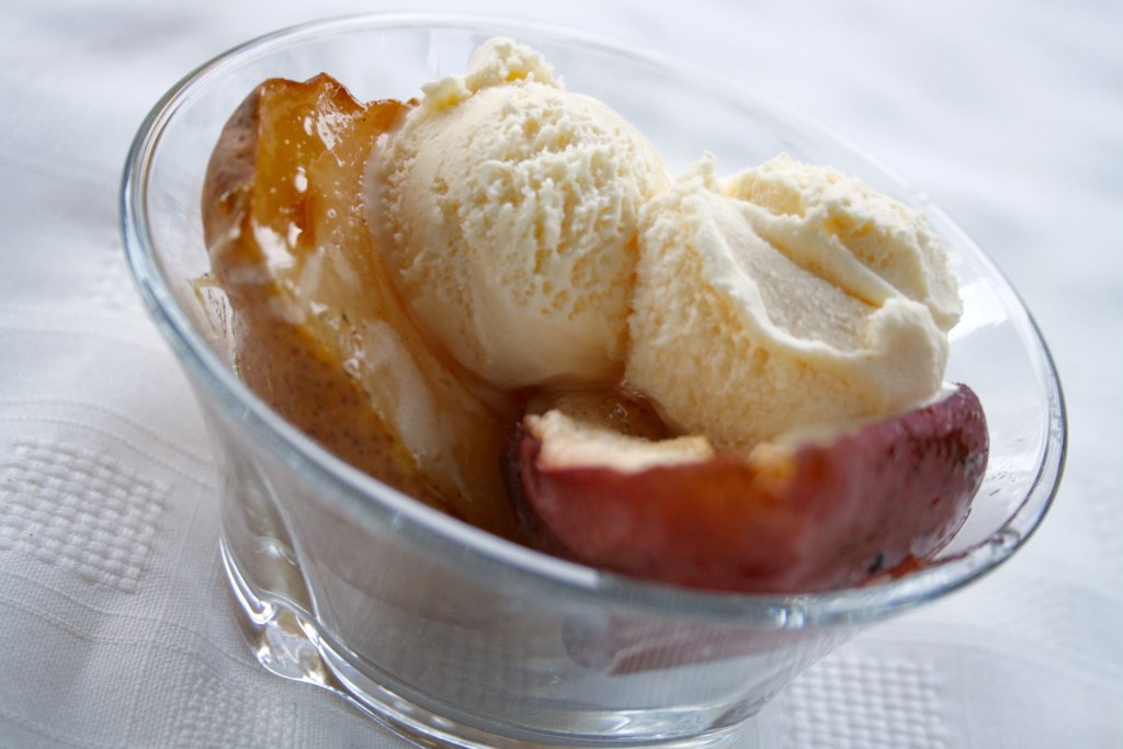 Vanilla Maple Roasted Pears