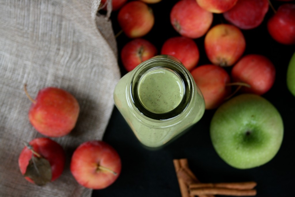 Apple Cinnamon Green Smoothie