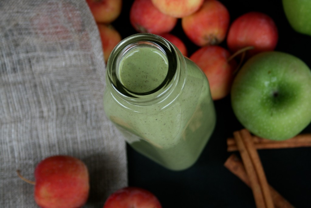 Apple Cinnamon Green Smoothie