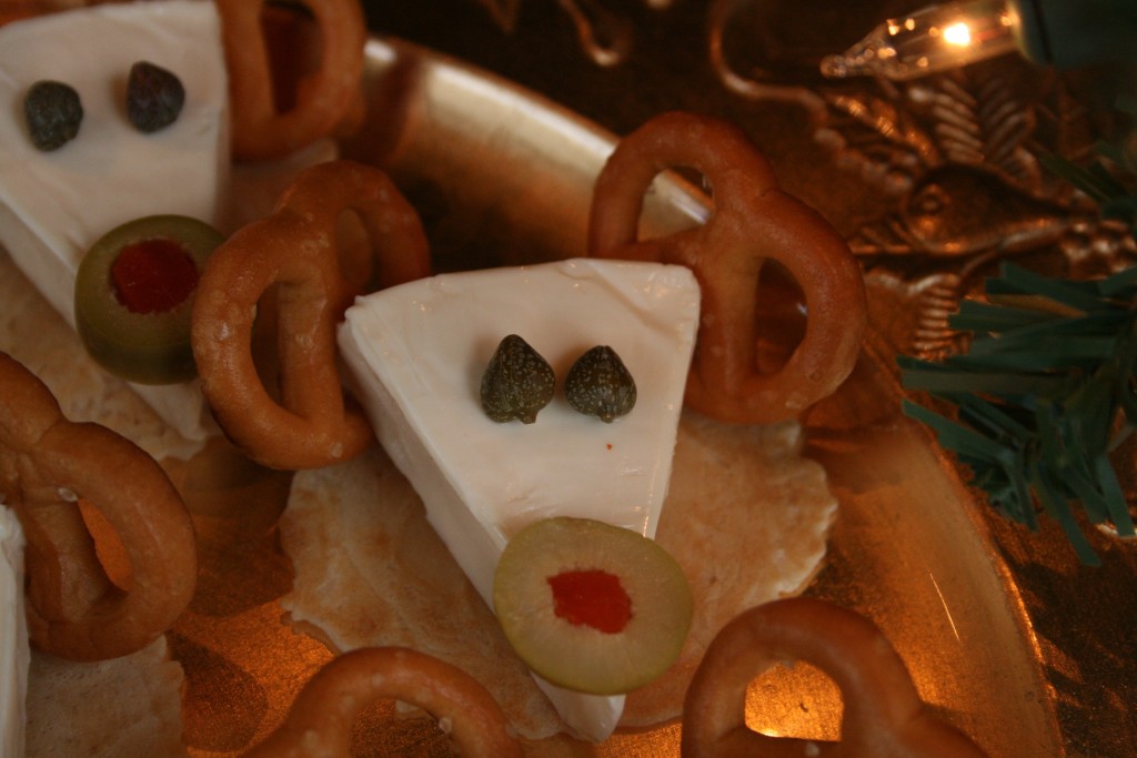Reindeer Cheese and Crackers